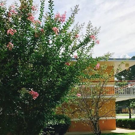 Econo Lodge Inn&Suites Milan Exterior foto