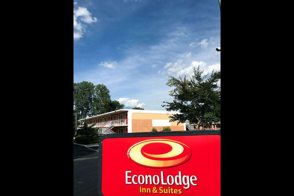 Econo Lodge Inn&Suites Milan Exterior foto