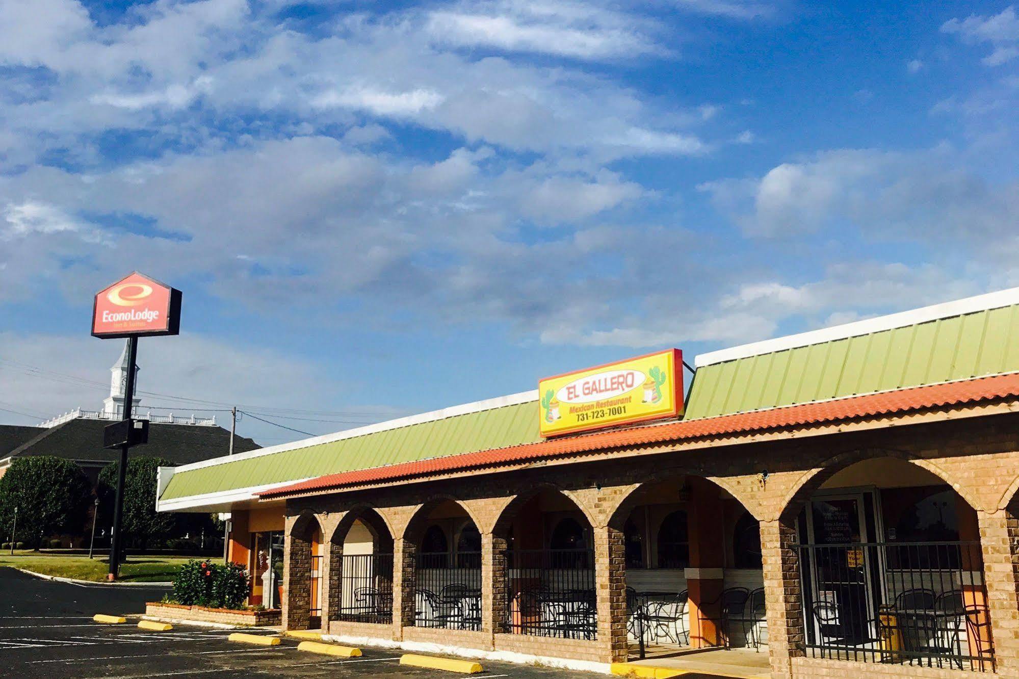 Econo Lodge Inn&Suites Milan Exterior foto