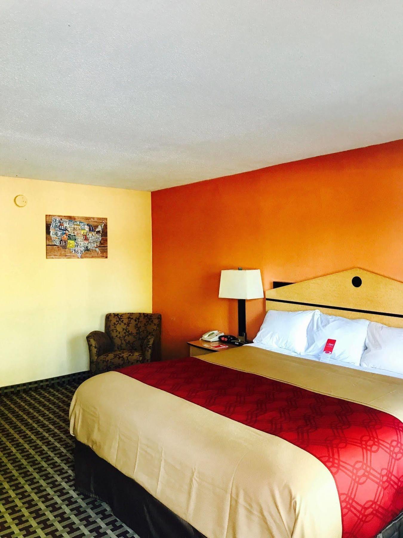 Econo Lodge Inn&Suites Milan Exterior foto