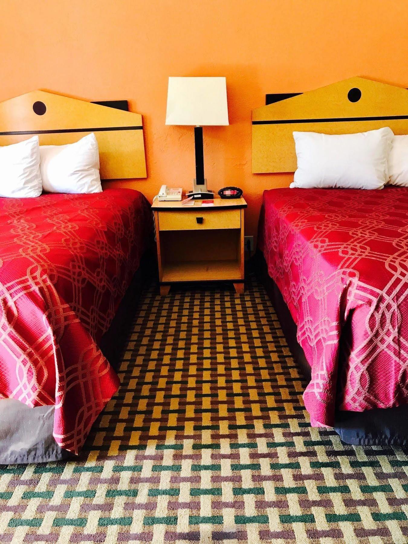 Econo Lodge Inn&Suites Milan Exterior foto